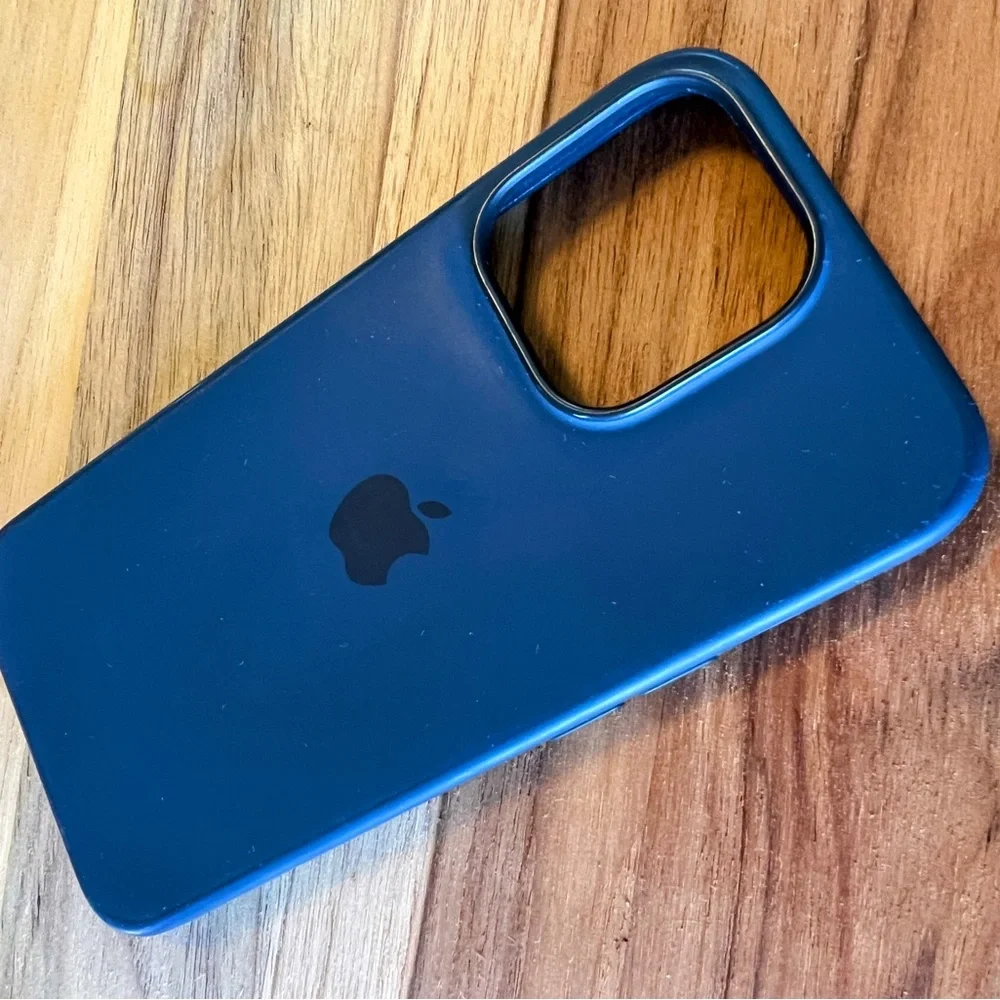 iPhone 12 Pro Silicone MagSafe Case Deep Navy